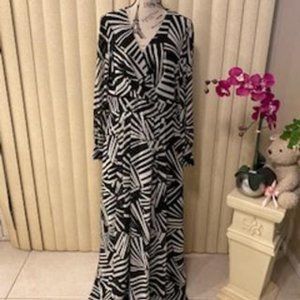 Elegant Black & White Geometric Design Long Sleeves Maxi Dress Size 16